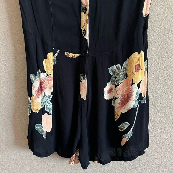 Staring At Stars Floral Print Romper - Picture 4 of 10